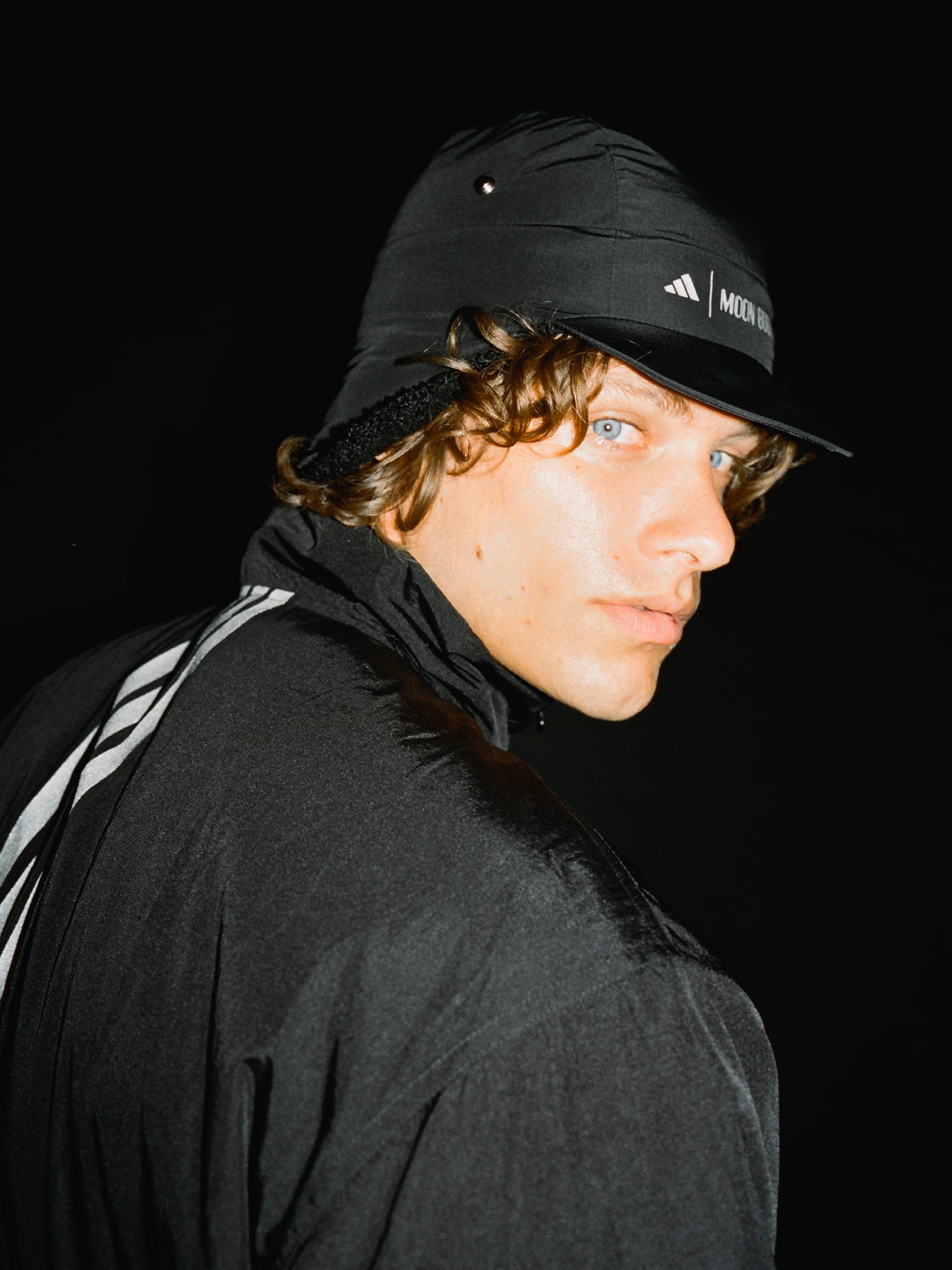 ADIDAS X MOON BOOT BLACK CAP image number 5