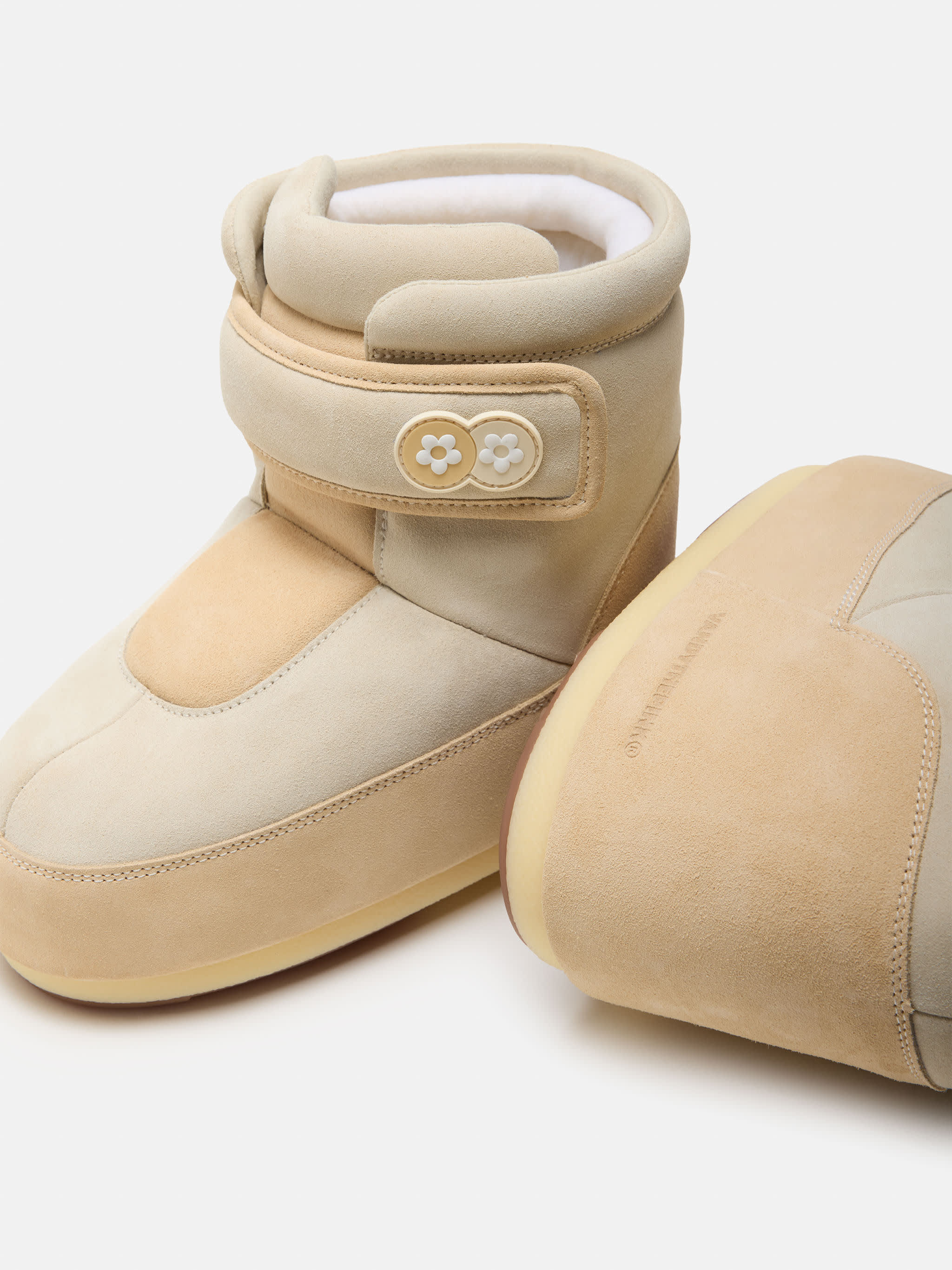 MOON BOOT X VANDYTHEPINK&reg; ICON STRAP BEIGE SUEDE BOOTS image number 2
