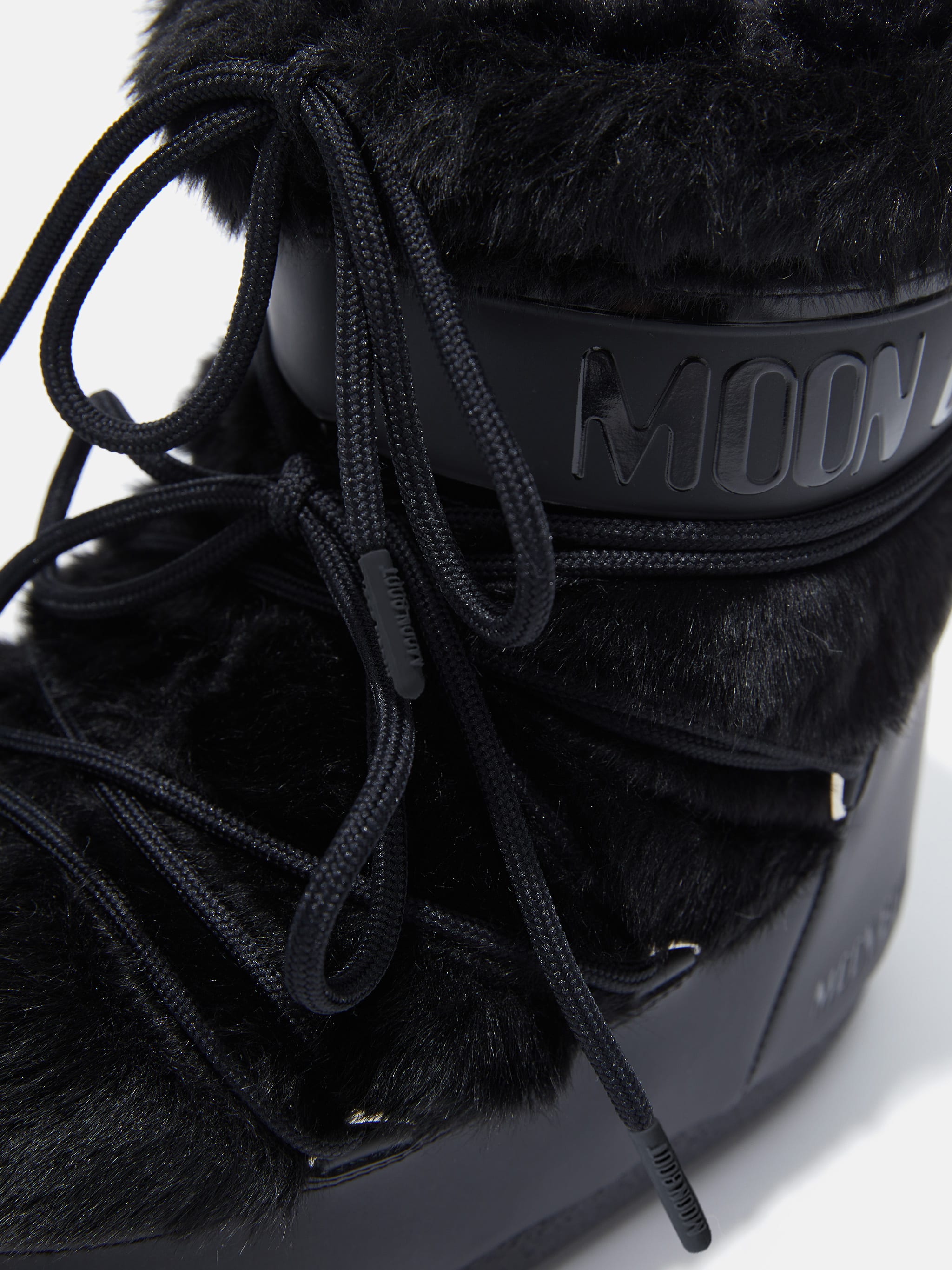 ショートブーツ・ブーティ MOON BOOT 'Icon Low Nolace' ankle boots Black ICON LOW BLACK FAUX-FUR BOOTS | Moon Boot®
