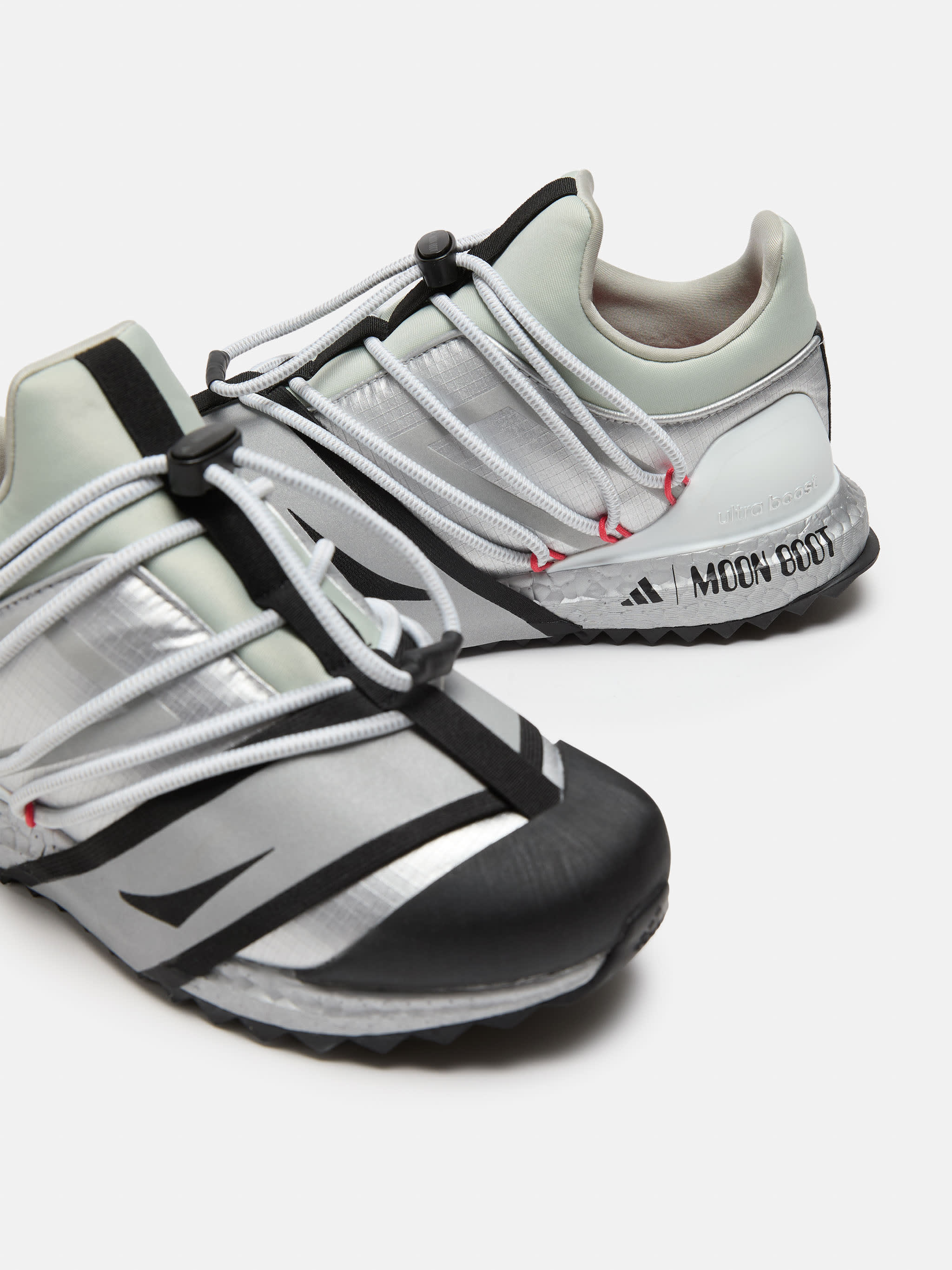 ADIDAS X MOON BOOT MATTE SILVER ULTRABOOST 1.0 LOW-TOP SNEAKERS image number 2