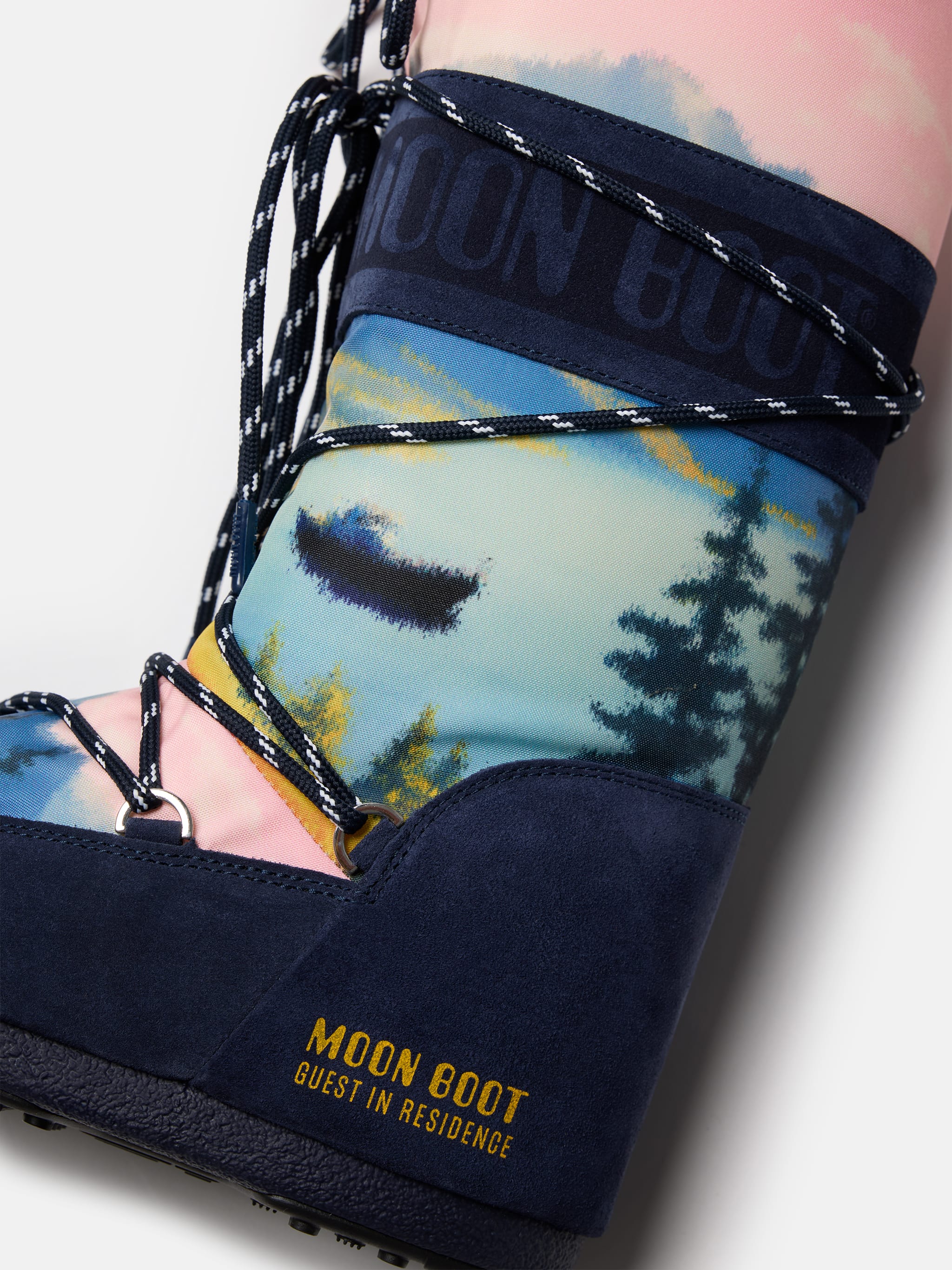 MOON BOOT X GUEST IN RESIDENCE ICON POSTCARD MIDNIGHT BOOTS image number 4