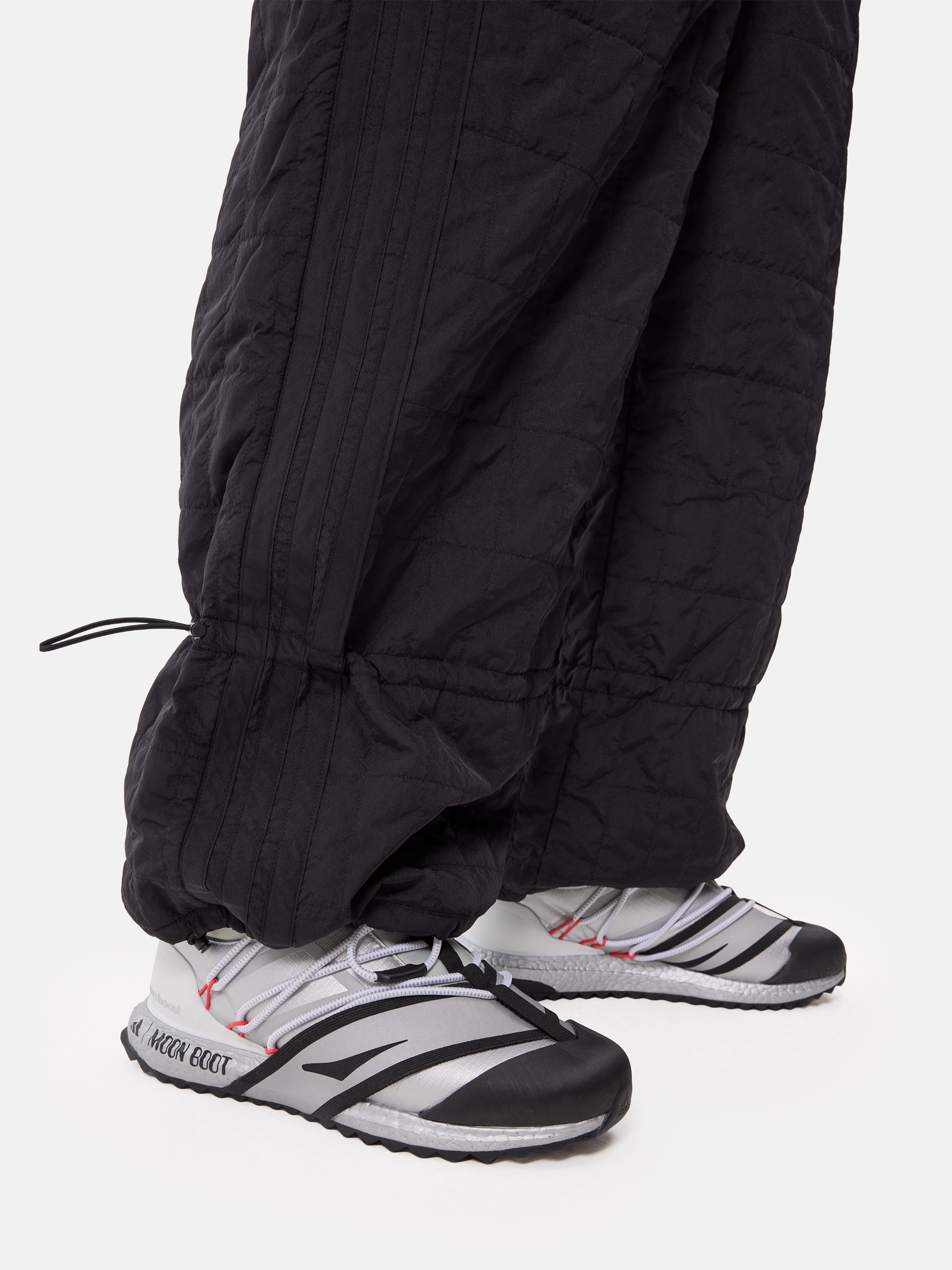 ADIDAS X MOON BOOT MATTE SILVER ULTRABOOST 1.0 LOW-TOP SNEAKERS image number 7