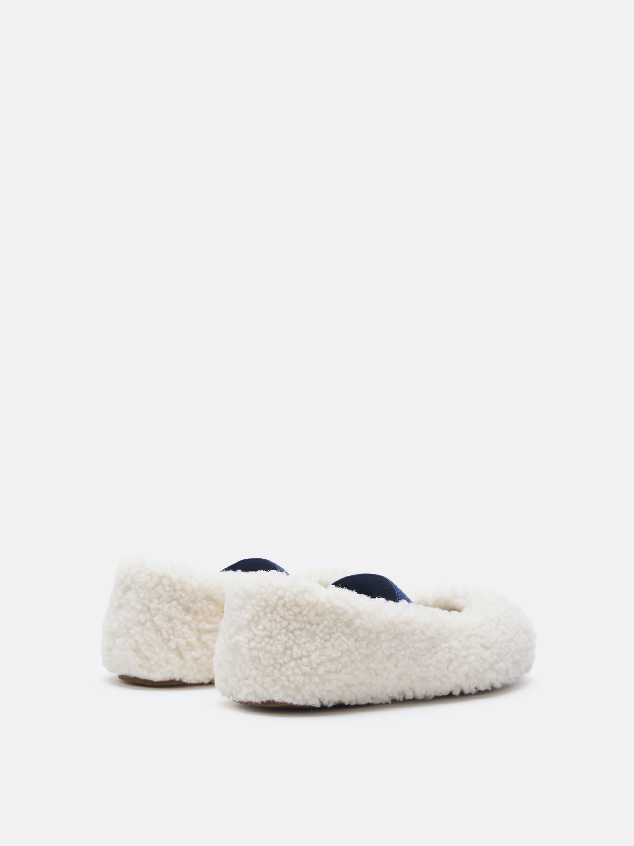 SHEARLING WHITE BALLERINAS image number 1