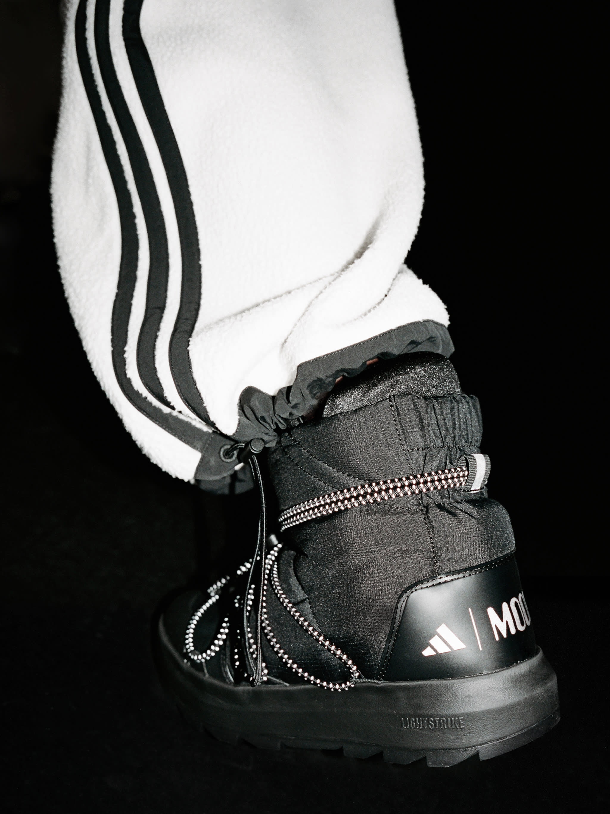 ADIDAS X MOON BOOT BLACK ACE MID-TOP SNEAKERS image number 6