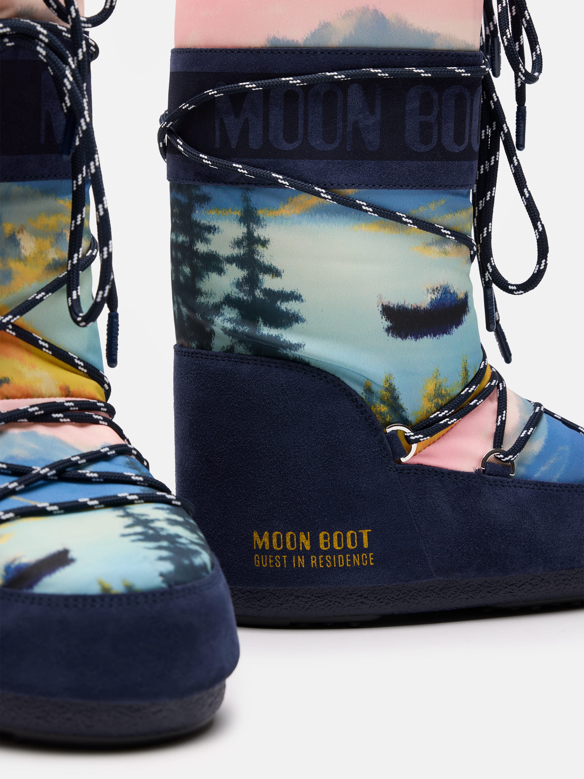 MOON BOOT X GUEST IN RESIDENCE ICON POSTCARD MIDNIGHT BOOTS image number 3